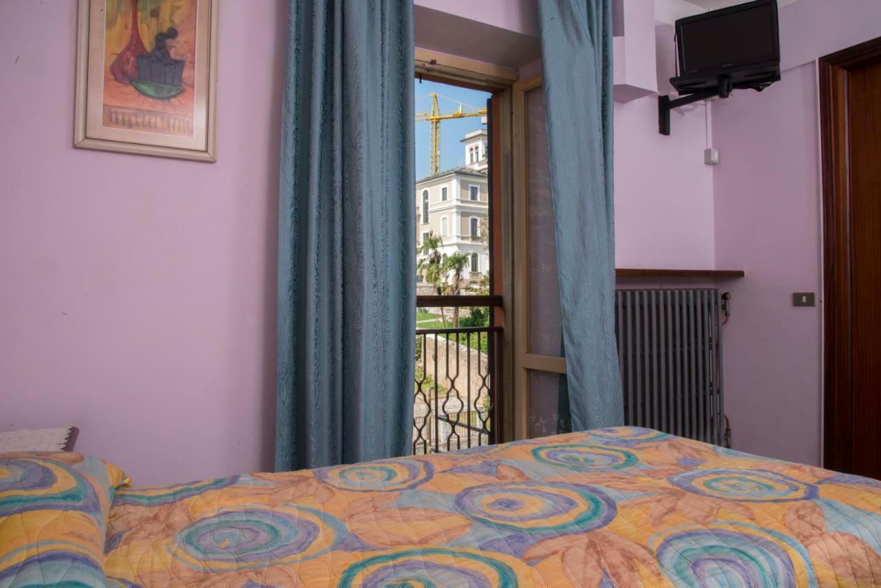 Hotel Florida Arona Kültér fotó