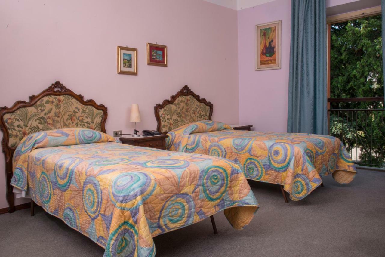 Hotel Florida Arona Kültér fotó